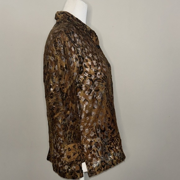 Sexy Animal Print Button-down Top by Choices Size PS - Picture 7 of 10